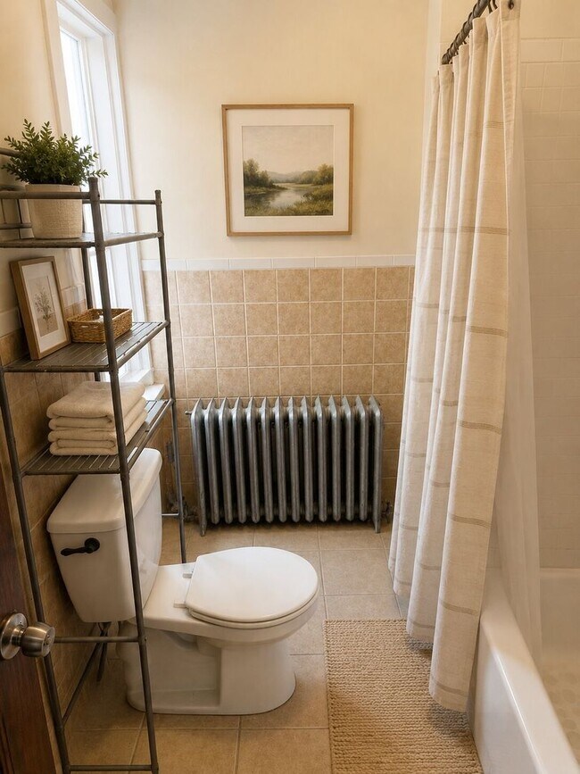Building Photo - Spacious 6-Bedroom Rental in North Philadelphia | Small Dogs Welcome