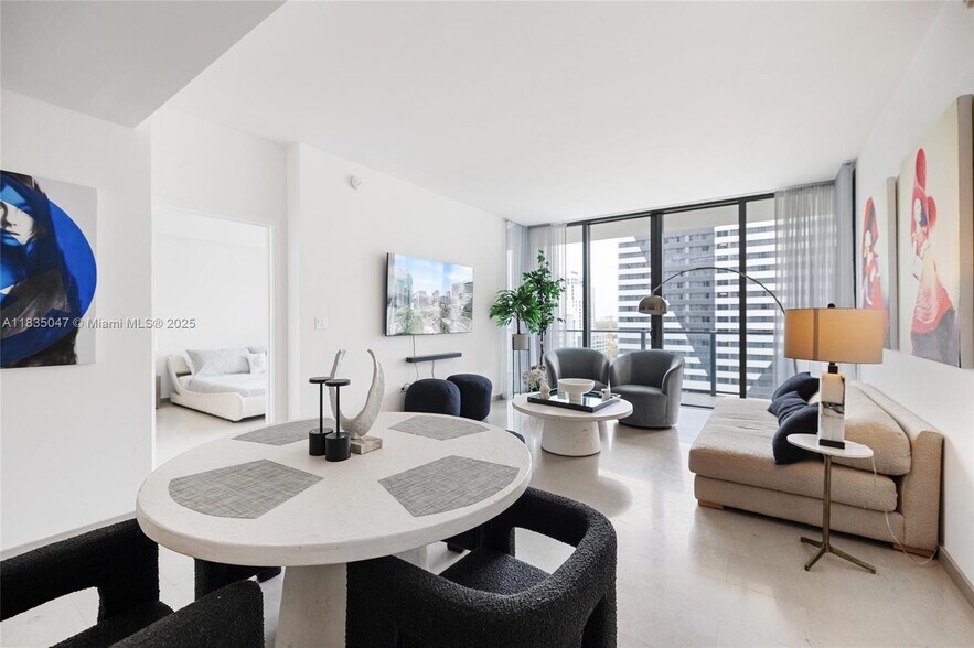 Building Photo - 88 SW 7th St