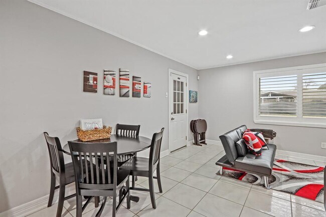 Building Photo - 6311 Bluestone Dr