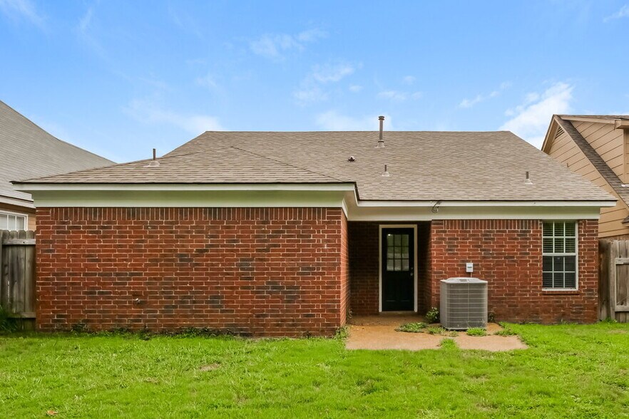 Building Photo - 5981 Wagon Hill Rd W