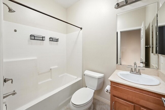 Building Photo - GORGEOUS 4+3 in Copperhill Area