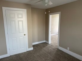 Building Photo - 211 E 5th St