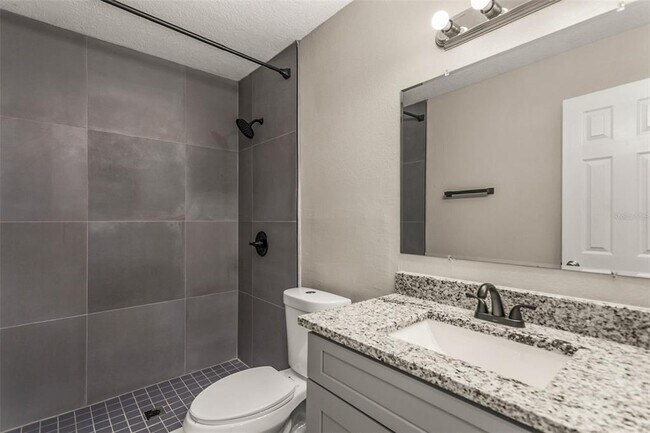 Building Photo - 2024 Trinidad Ct