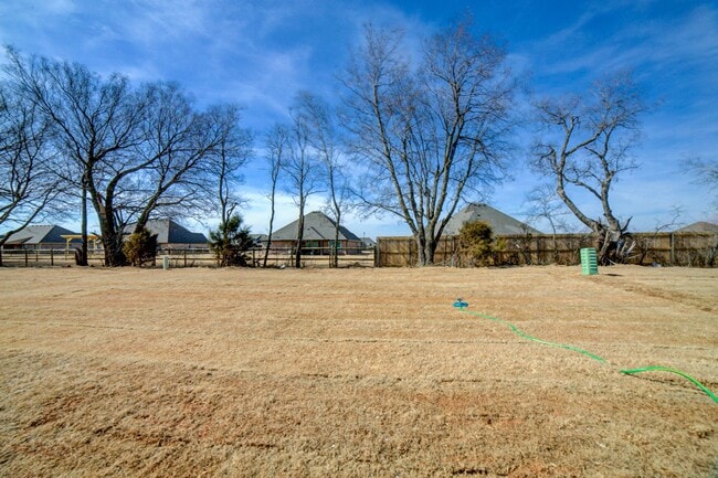 Building Photo - Beautiful Newer 3 Bedroom, 2 Bath Home Move-In Ready