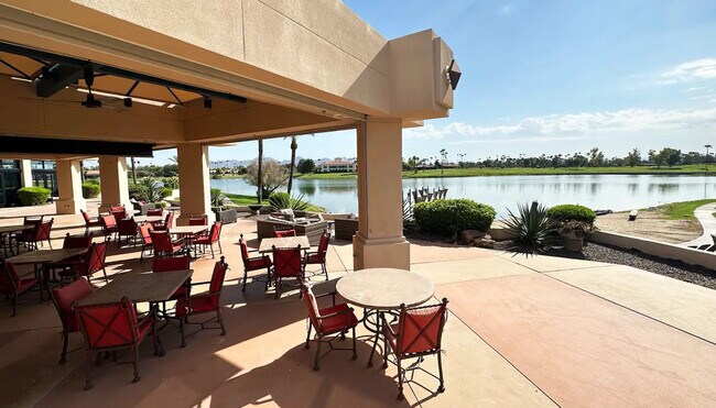 Building Photo - 7401 N Scottsdale Rd