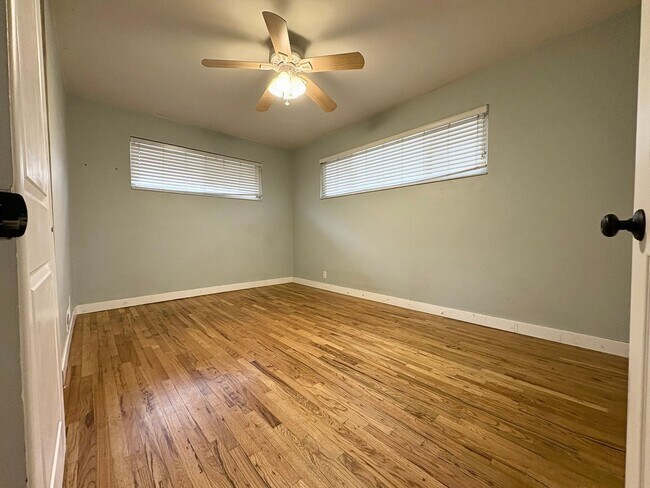 Building Photo - Charming 3-Bedroom Millcreek Home!