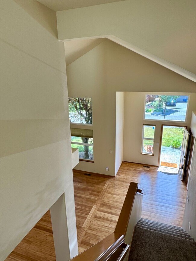 Building Photo - 12726 Plateau Cir NW