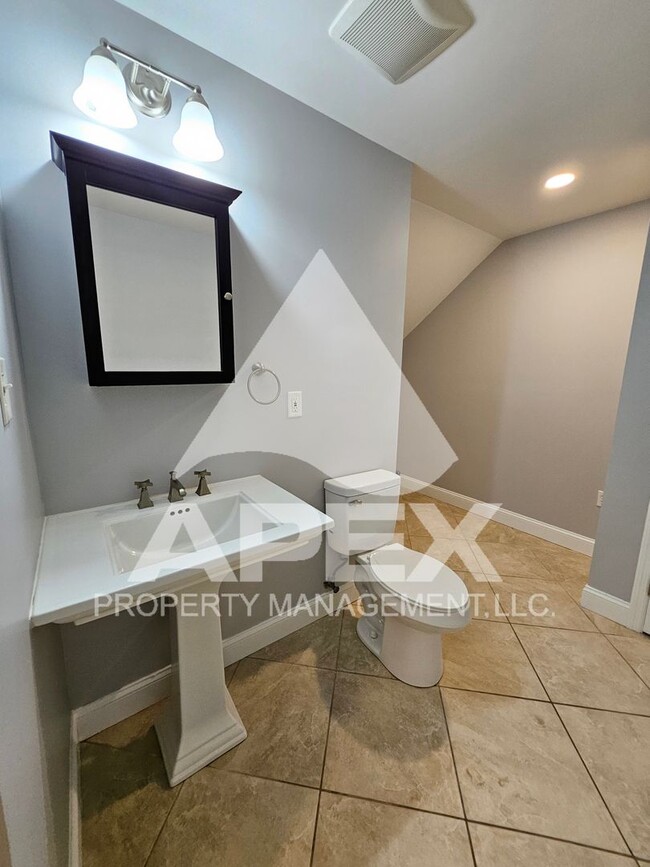 Building Photo - 3411/3413 Harvey Drive