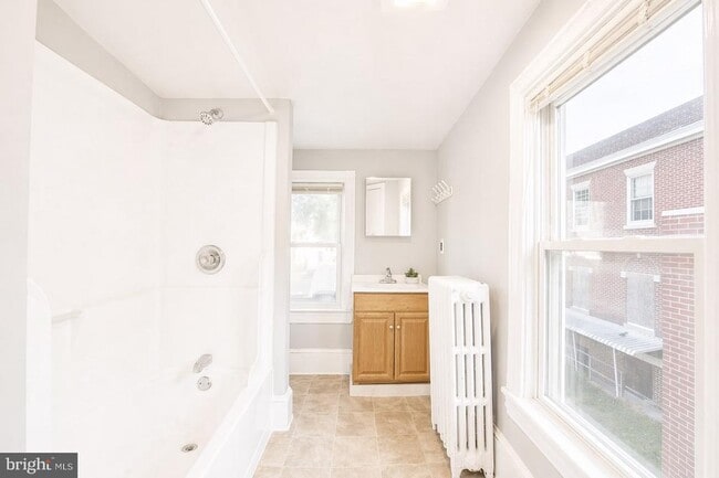 Building Photo - 53 E Hancock St