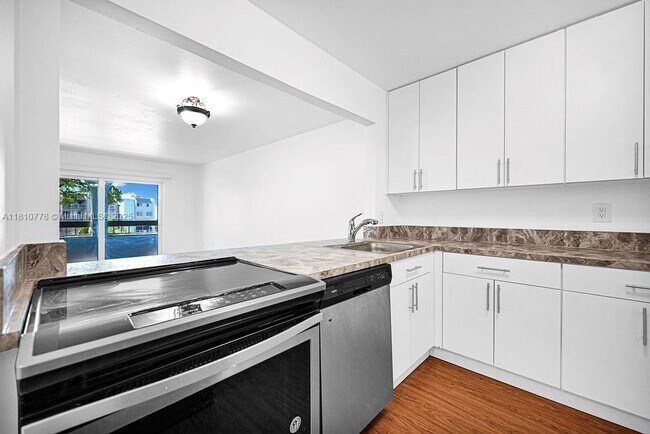 Building Photo - 7720 Camino Real