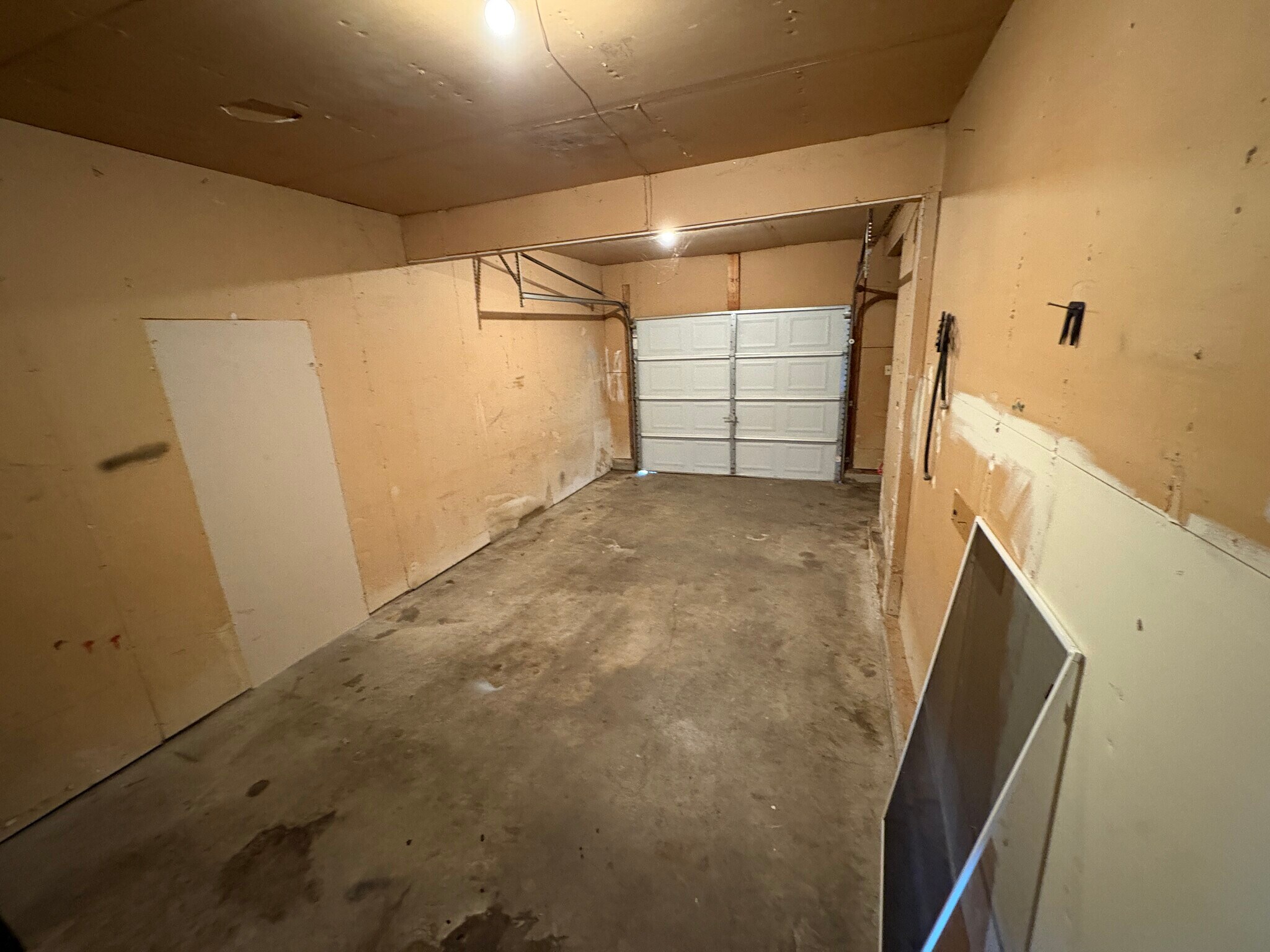 Building Photo - 418 S Silverwood Ln