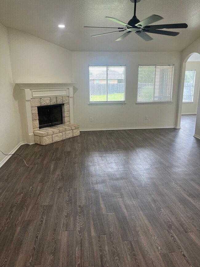 Building Photo - 10017 Barton Creek Dr