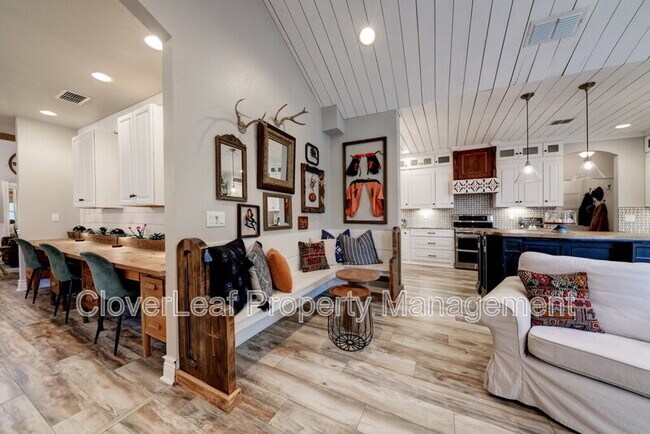 Building Photo - 28035 Delafield Dr