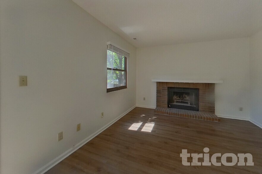 Building Photo - 6570 Stonehedge Dr