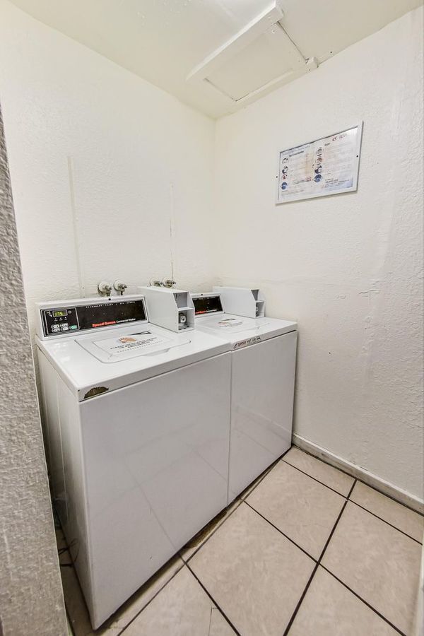 Building Photo - Updated Apartment near BART - 1 Month Free!