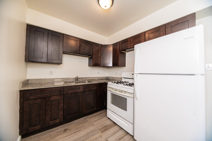 Building Photo - 5629 Massachusetts St