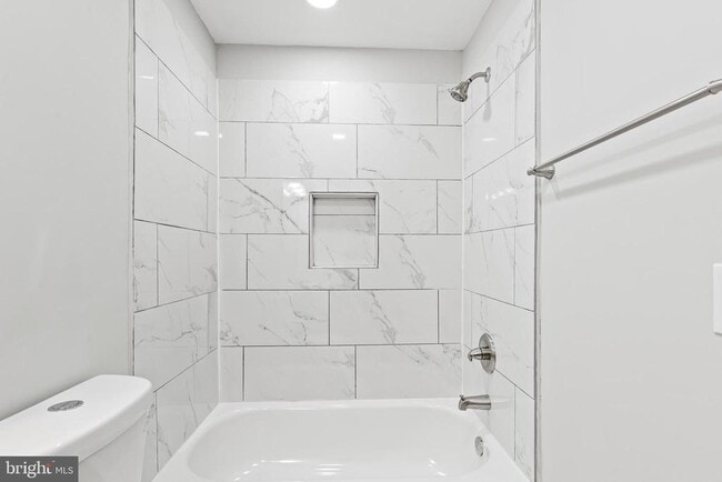 Building Photo - 2638 E Monument St