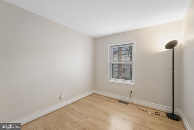 Building Photo - 124 Barnsfield Ct