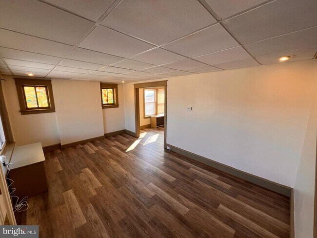 Building Photo - 2268 READING