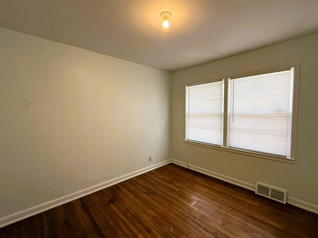 Building Photo - 1514 N Pershing St