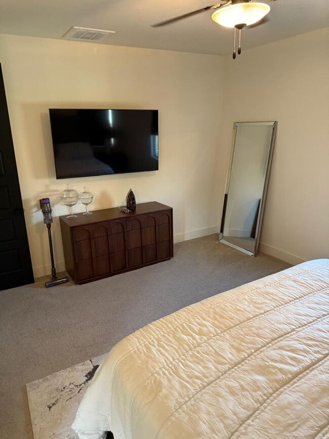 Building Photo - Don't miss the chance to view this stunning in Bakersfield - Flexible Leases available -  Coming ...