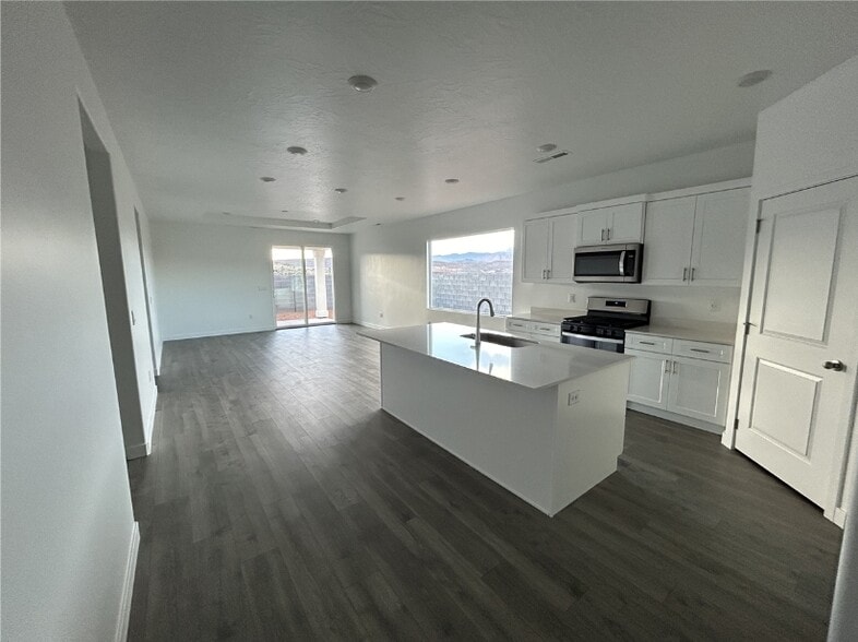Kitchen/Living Room - 1362 S Gulch Ln