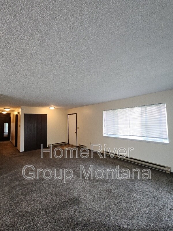 Building Photo - 2111 S 4th St W