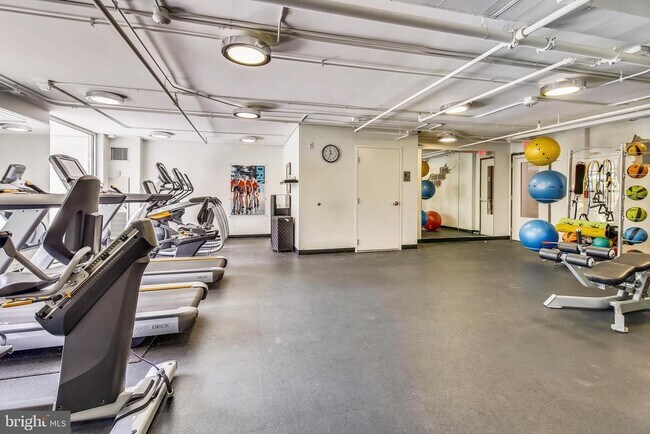 Building Photo - 5101 River Rd