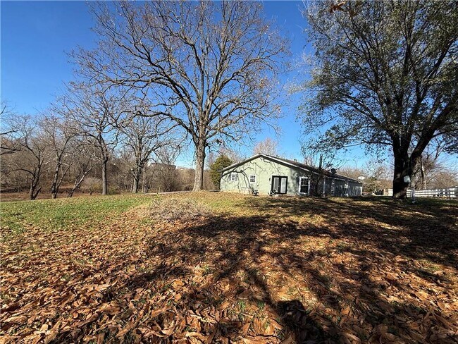 Building Photo - 4093 N 40th St