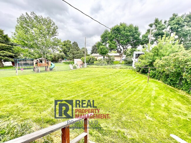 Building Photo - 1921 Monte Vista Dr