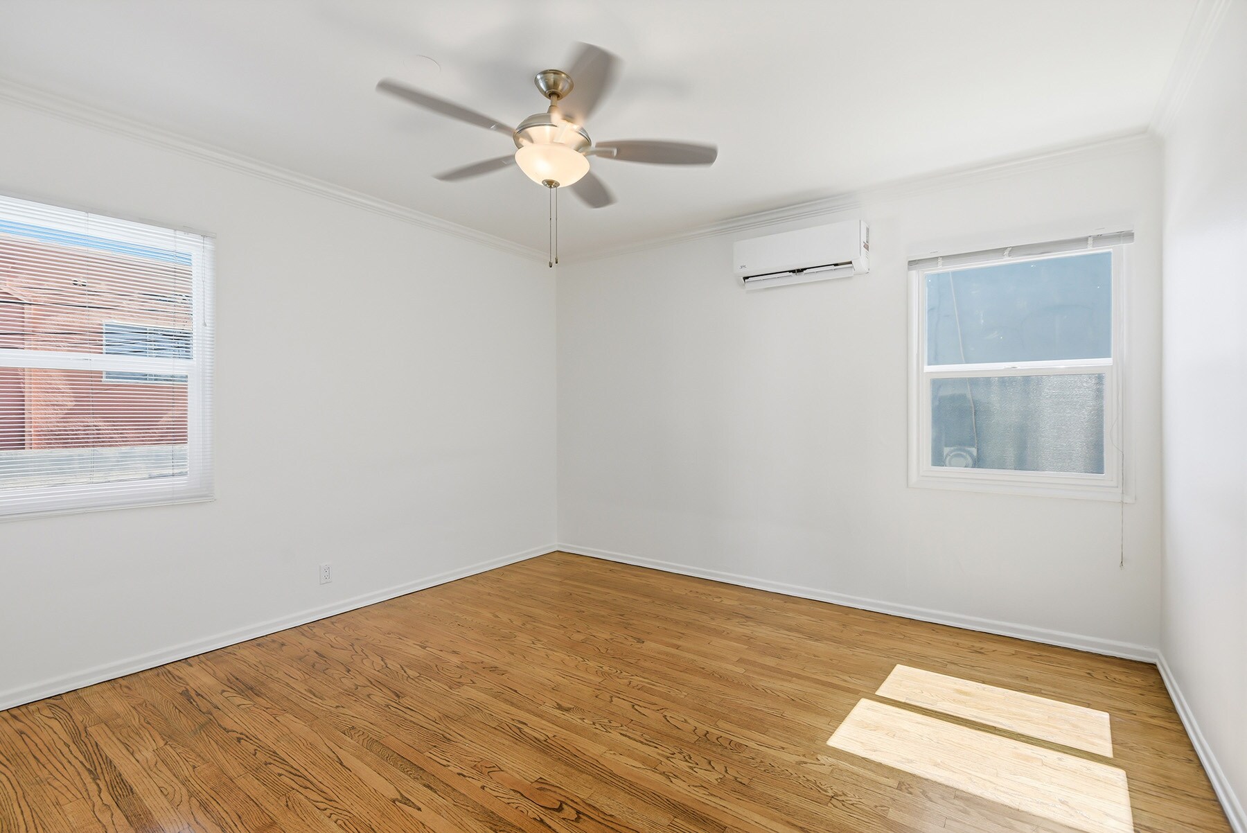 Building Photo - 722 1/2 N Edinburgh Ave