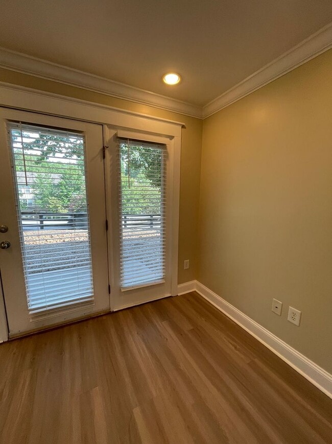 Building Photo - 15-1512 Dukes