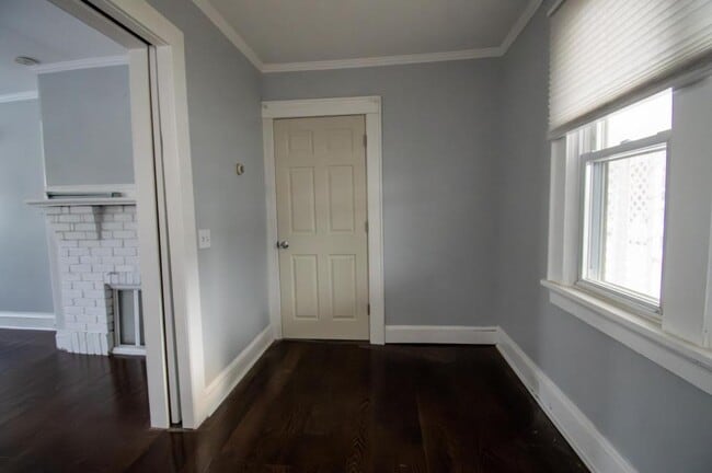 Building Photo - 25 Hillside Ave