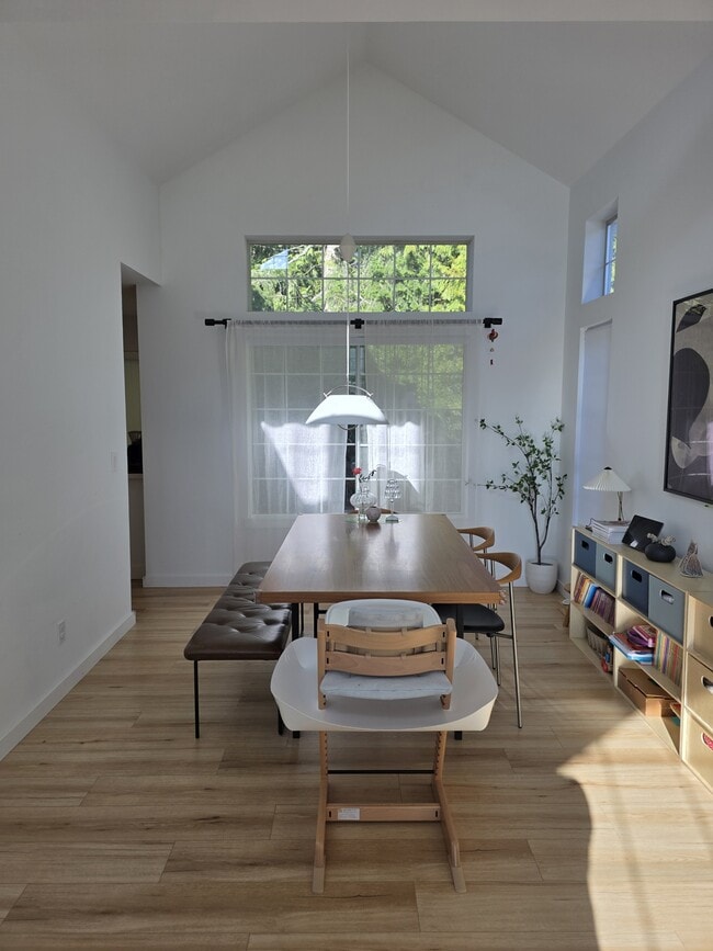 Building Photo - 25728 SE 35th Pl