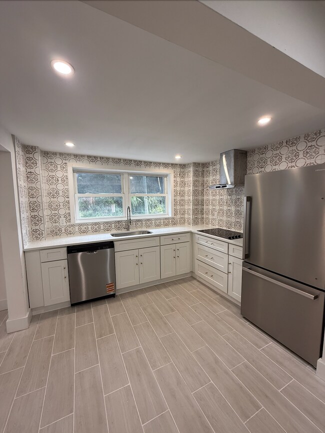 Building Photo - 1633 San Marco Blvd