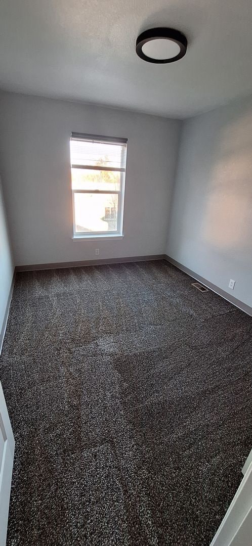 Building Photo - 196 - 3427/3429 SE 3rd