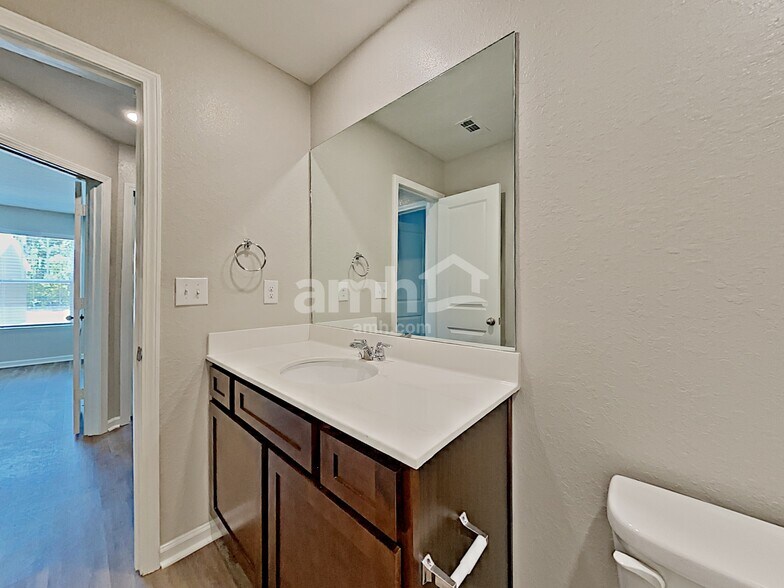 Building Photo - 3430 Ridge HillPkwy