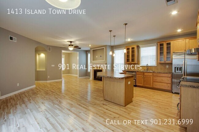 Building Photo - 1413 Island Town Dr