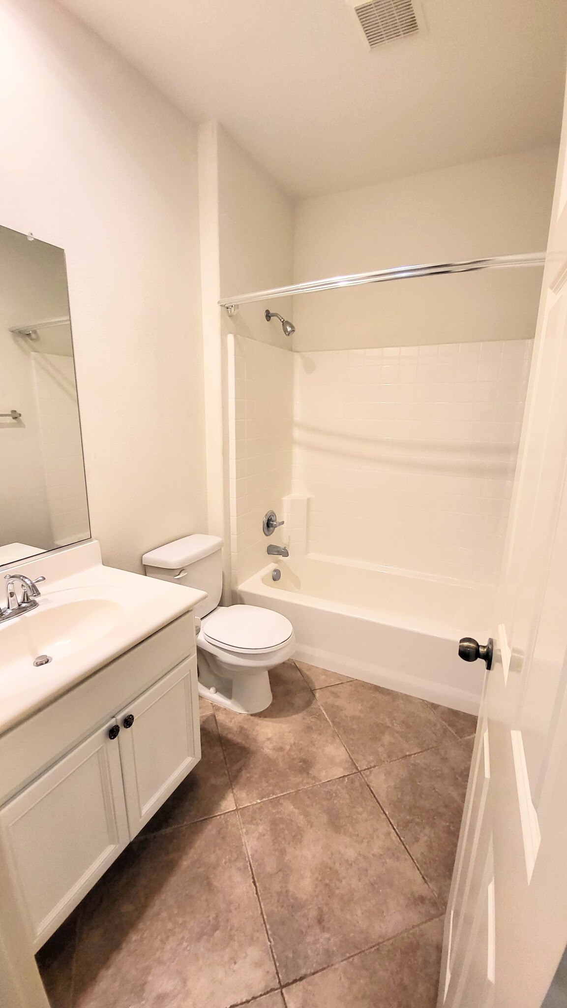 Full Bathroom (Downstairs) - 4317 Palazzo Ln