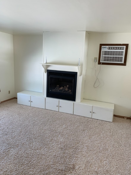 Building Photo - 2633 Shorehaven Ln