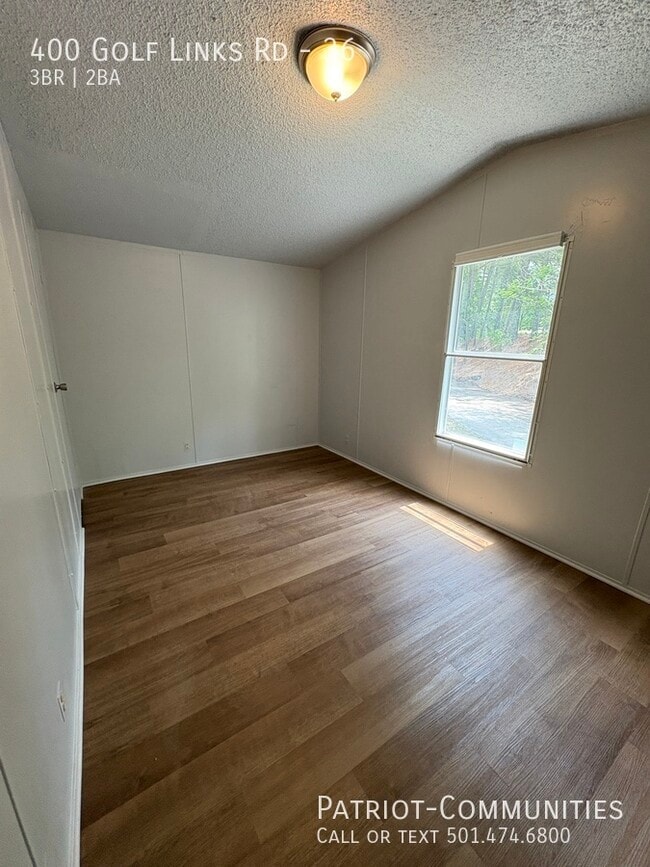 Building Photo - 400 Golf Links Rd