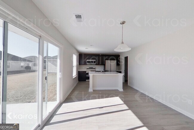 Building Photo - 18 Duluth Dr