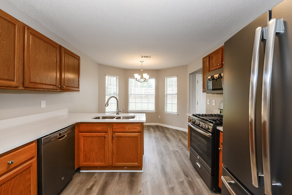 Building Photo - 5467 Sapphire Cir