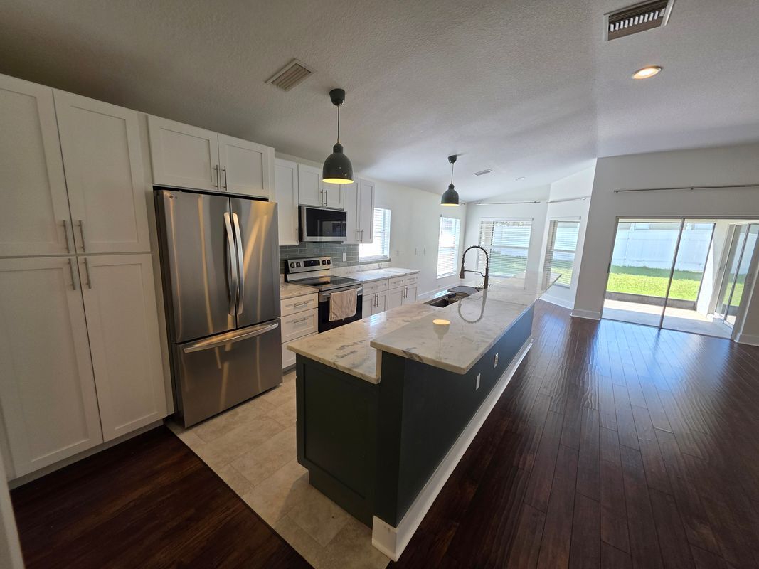 Building Photo - 730 Straw Lake Dr