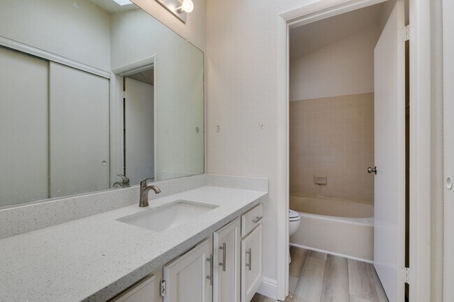 Building Photo - Charming 3-Bedroom Home with Covered Patio