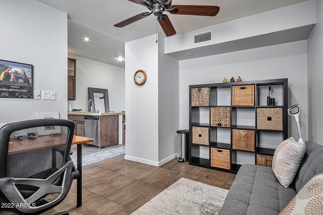 Building Photo - 7318 E Palo Verde Dr