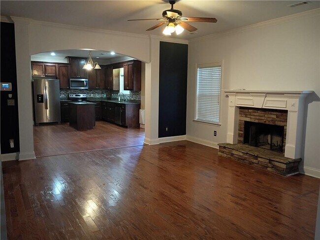 Building Photo - 344 Mary Dr