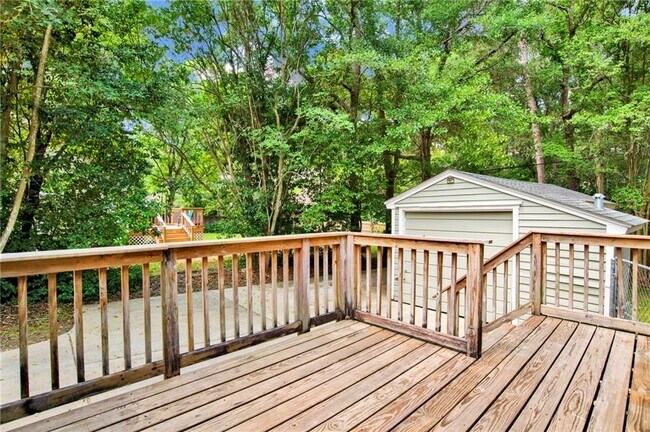 Building Photo - 309 Border Dr W