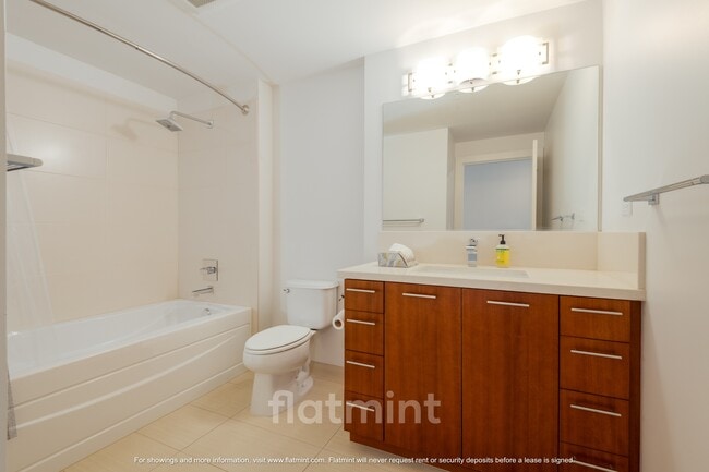 Building Photo - 2911 2nd Ave