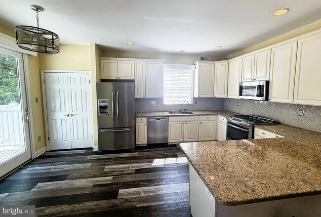 Building Photo - 82 Brecknock Ct